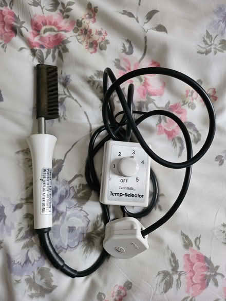 Photo of free Pressing comb and blow dry hairdryer combs (Thornton Heath CR0) #1