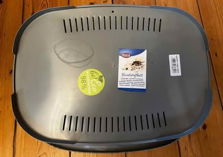 Photo of free Dog / cat bed (Borough Green TN15) #1