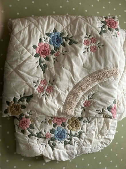 Photo of free Large quilt (double bed) (Toddington) #1