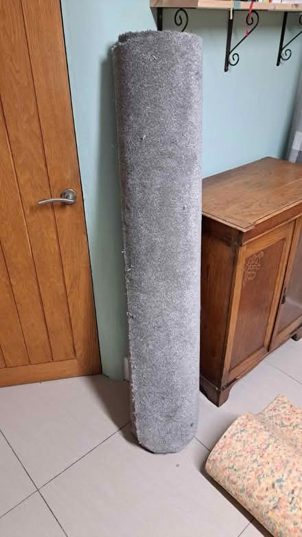 Photo of free Grey carpet offcut (CV6) #1