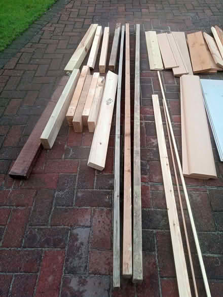 Photo of free mixed collection of timber (Henlow SG16) #2