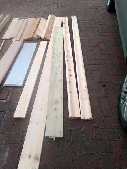 Photo of free mixed collection of timber (Henlow SG16) #4