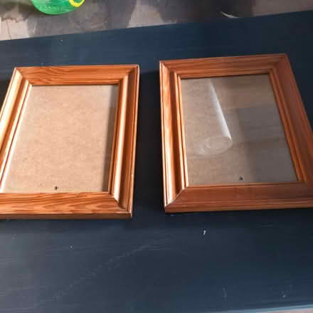 Photo of free 2 photo frames (DE78HY) #1