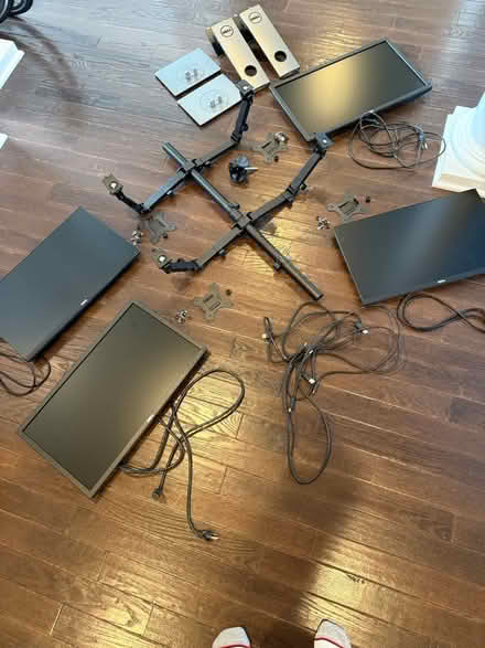 Photo of free 4-Monitor Setup (Flemington, NJ) #1