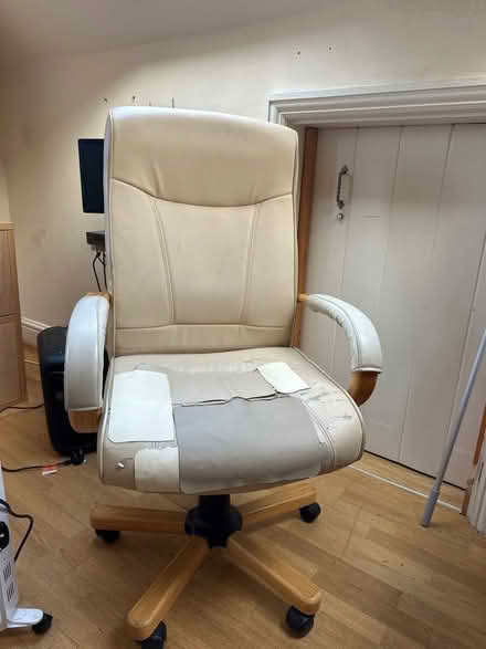 Photo of free Desk chair (Alderley Edge SK9) #1