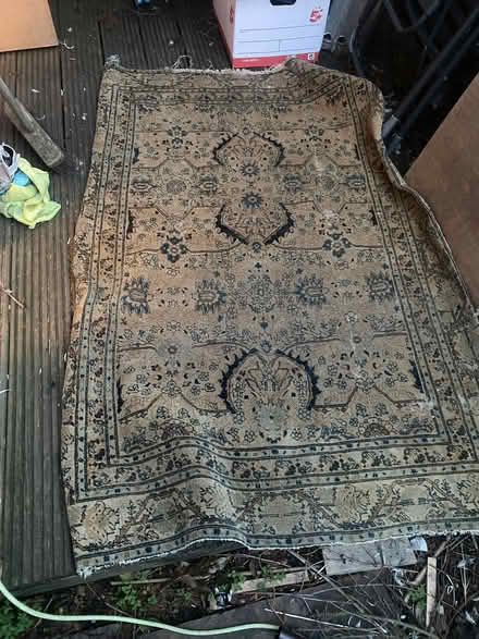 Photo of free Small Persian rug (Hanwell W7) #1