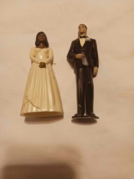 Photo of free vintage perfume holder (60th cedar ave 19143) #1