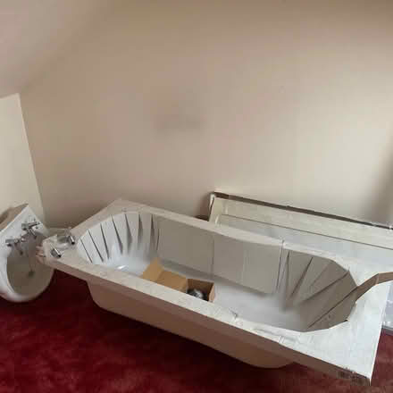 Photo of free Hand basin, pedestal, bath (SA2 0DD) #3