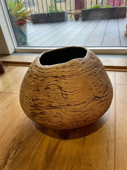 Photo of free Large vase/plant pot (Hackney E8) #1