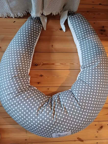 Photo of free Pregnancy pillow (Cutteslowe OX2) #3
