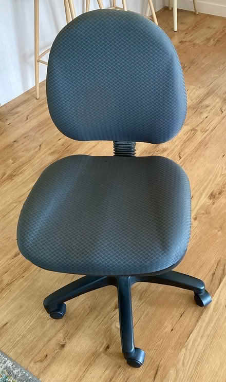 Photo of free Office chair on castors (Oyster Bay) #1