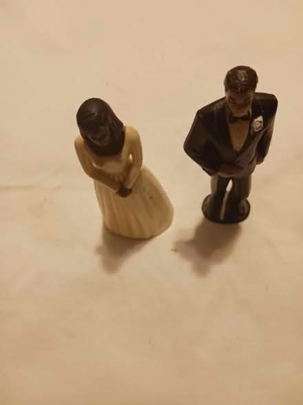 Photo of free vintage perfume holder (60th cedar ave 19143) #2
