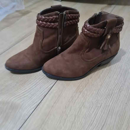 Photo of free Girls infant π shoes (Wallington SM6) #2