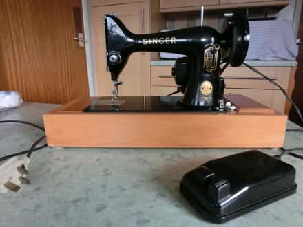 Photo of free Singer Sewing Machine (High Bentham LA2) #1