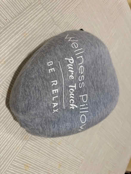 Photo of free Travel neck pillow (clean, like new) (Earls Court SW5) #1
