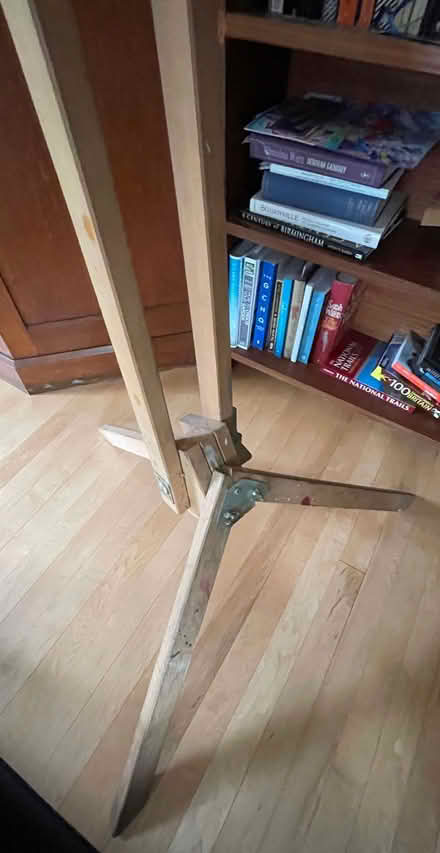 Photo of free Artist's easel (Cob Lane B29) #3