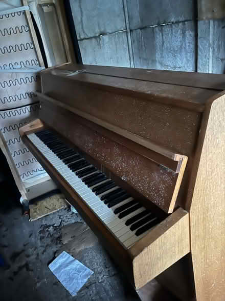 Photo of free Piano (East Croydon ( near station )) #1