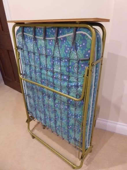 Photo of free Z-bed for occasional guest use (Beaconsfield HP9) #1