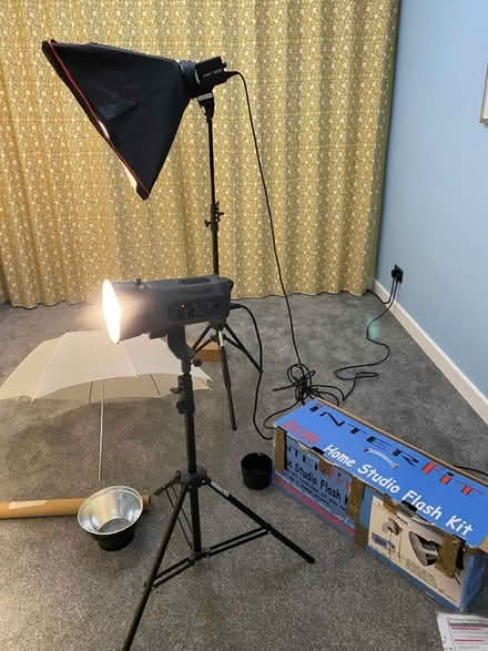 Photo of free Inter Fit Studio Lighting (ME10) #1