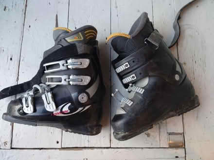 Photo of free Salomon ski boots - Performa CF (SE24) #1