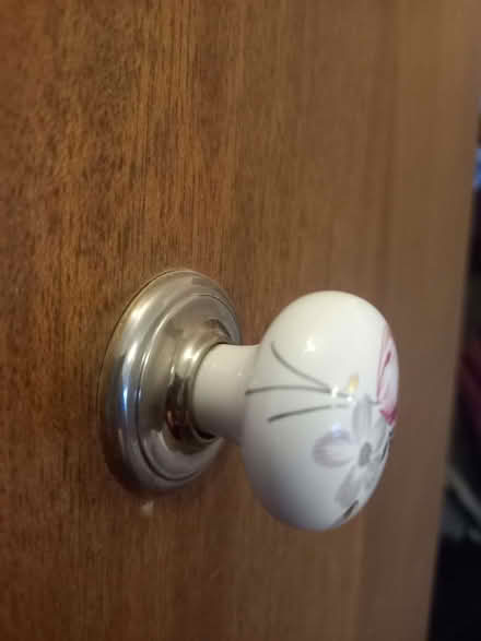 Photo of free 4 floral ceramic door knobs (Natland LA9) #2