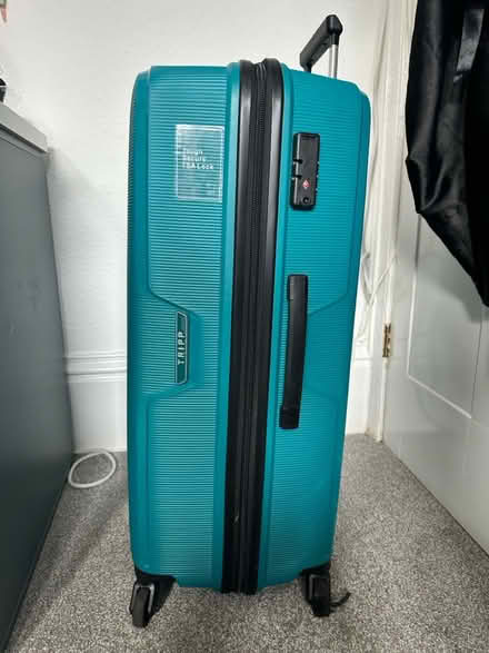 Photo of free large hardshell teal suitcase (broken) (BN2) #2