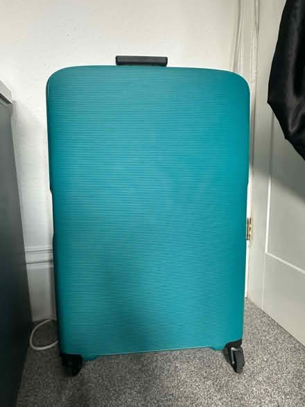 Photo of free large hardshell teal suitcase (broken) (BN2) #1