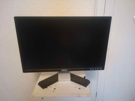 Photo of free 19" Dell Monitor (Reddish SK5) #1