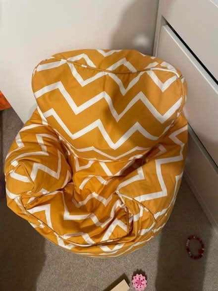 Photo of free Beanbag armchair (MK11 Fairfields) #1