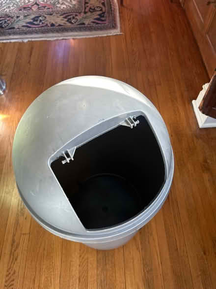 Photo of free Tall plastic trash can (NW Evanston) #3