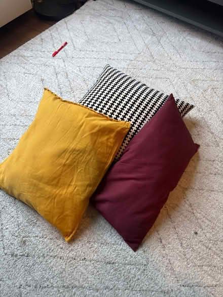 Photo of free 3 x decorative pillows (W2 Westbourne Park) #1