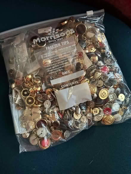 Photo of free Bag of Buttons (Warfield RG12) #1