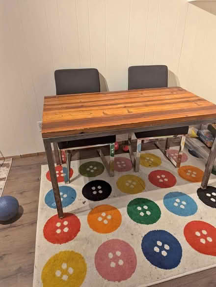 Photo of free table (leslieville) #2