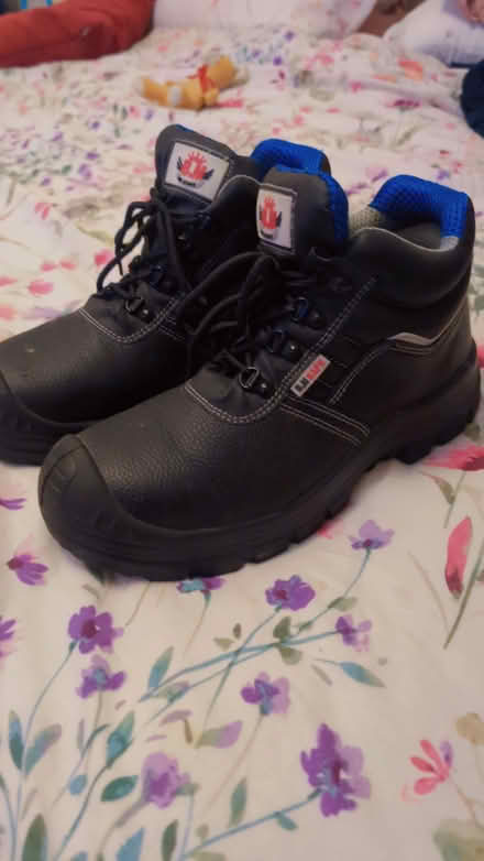 Photo of free Steel toe safety boots (EH13) #2