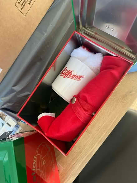 Photo of free Military Xmas boxes (CH62) #3