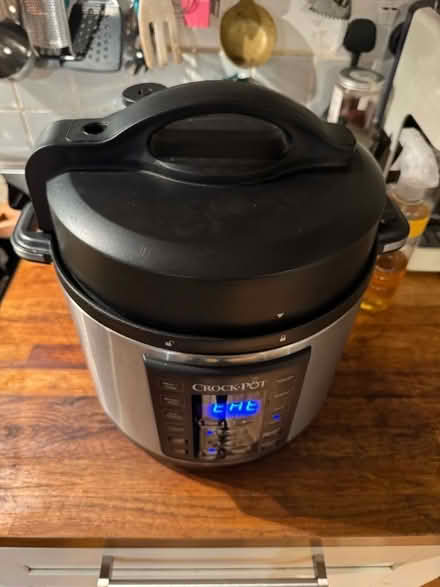 Photo of free Crockpot 12-in-1 multi cooker (Hamm Court TW17) #3