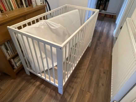 Photo of free Baby or Child’s Cot (Highbury New Park N5) #1