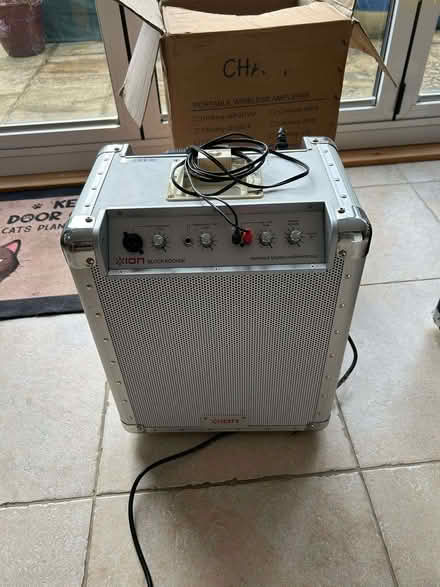 Photo of free Portable Sound System for IPod (Cowley OX4) #2