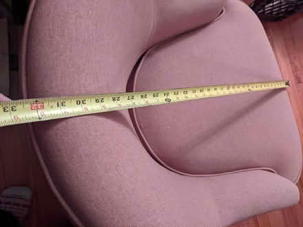 Photo of free Pink accent chair (leslieville) #4