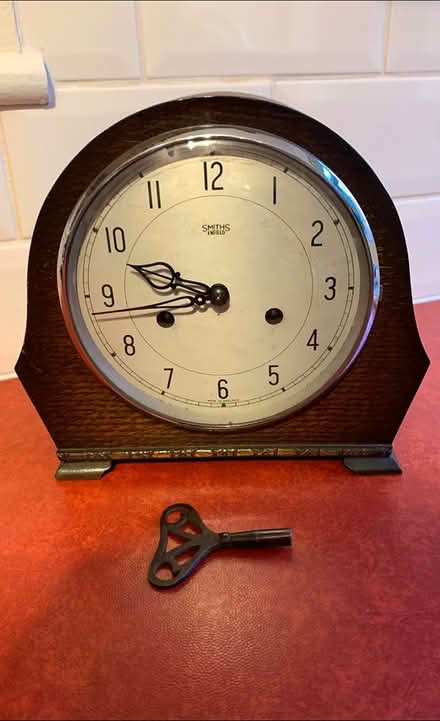 Photo of free Vintage 1930s? Mantle clock (Heybridge- CM9) #1