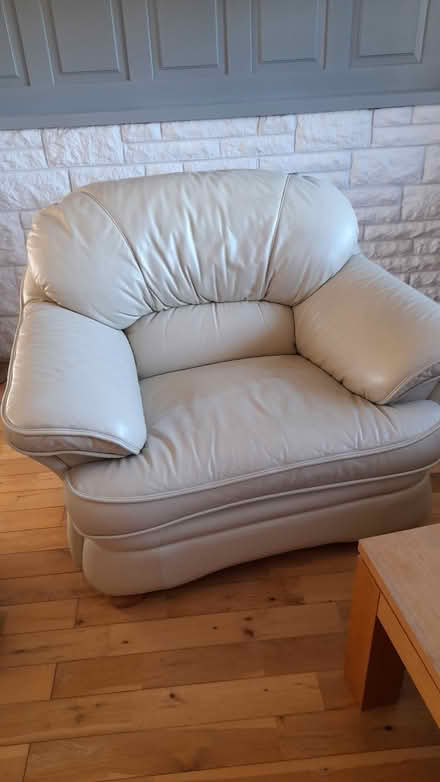Photo of free Leather cream suite (Walkinstown) #3