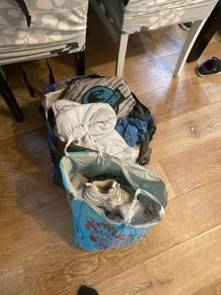 Photo of free 2/3 years boys clothes and Books (Ox449dj Garsington) #1