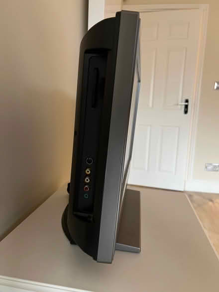 Photo of free Sony TV, 20 inch screen (Chiswick W4) #3