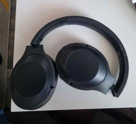 Photo of free Headphones (East croydon) #1