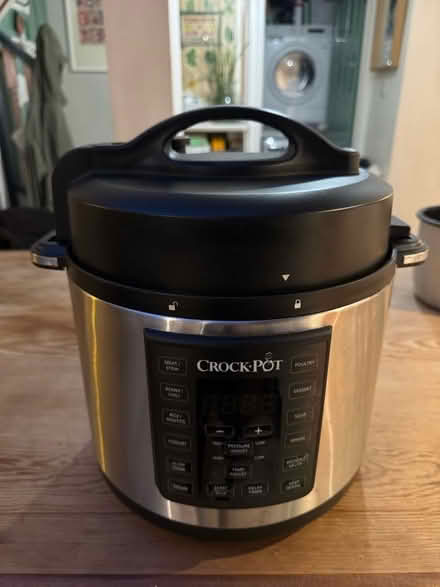 Photo of free Crockpot 12-in-1 multi cooker (Hamm Court TW17) #1