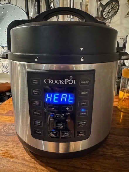 Photo of free Crockpot 12-in-1 multi cooker (Hamm Court TW17) #2