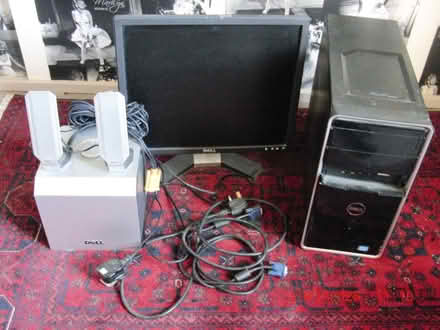 Photo of free desktop computer (Renfrewshire PA3) #1