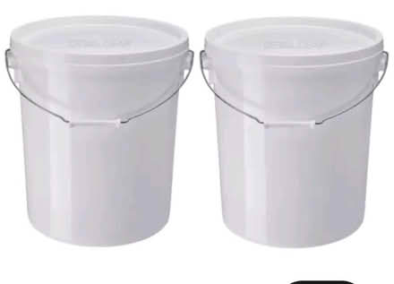 Photo of 10 or 20kg Empty tub (EN3 Ponders End) #1