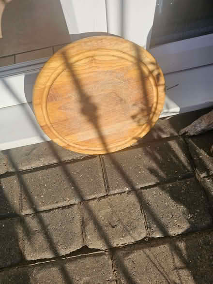 Photo of free Small chopping board or pot stand (Chapel End E4) #3