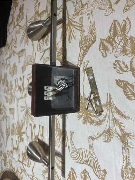 Photo of free Light fixing (Cutteslowe OX2) #1